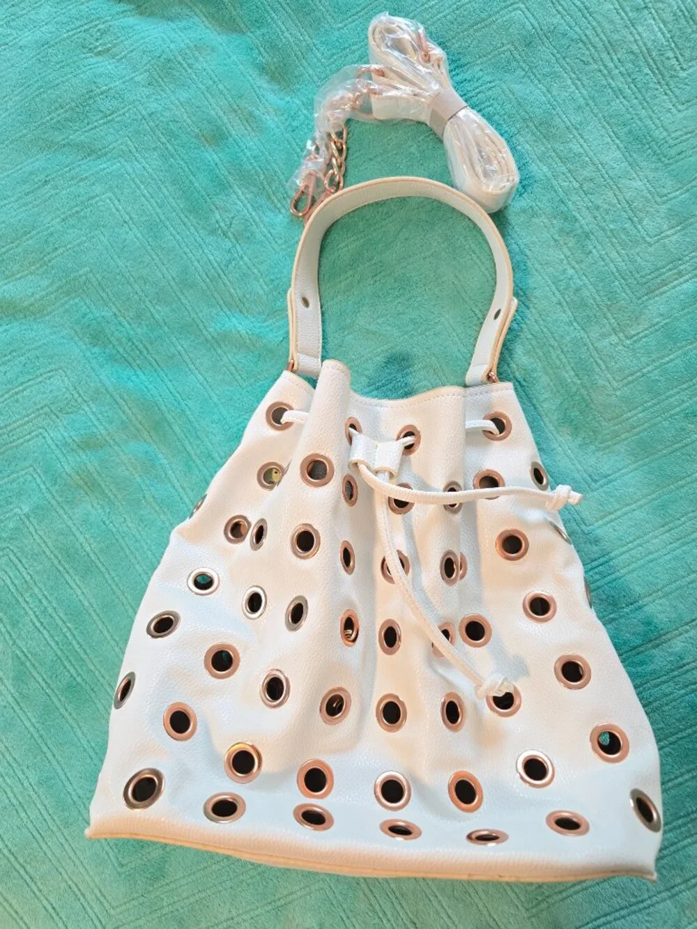 NWT Deux Lux White Grommet Bucket Bag Drawstring Shoulder Crossbody